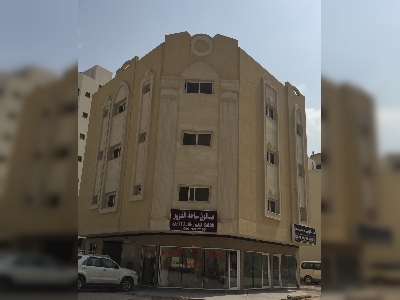 للبيع بناية في الشارقة